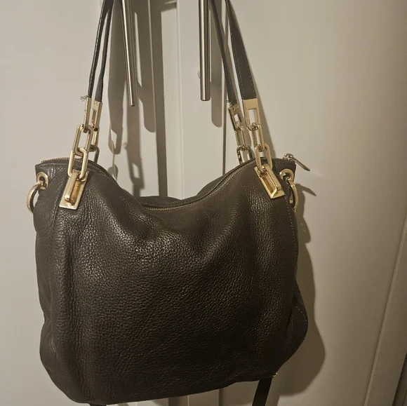 Michael Kors Black Leather Shoulder Bag - Picture 3 of 8